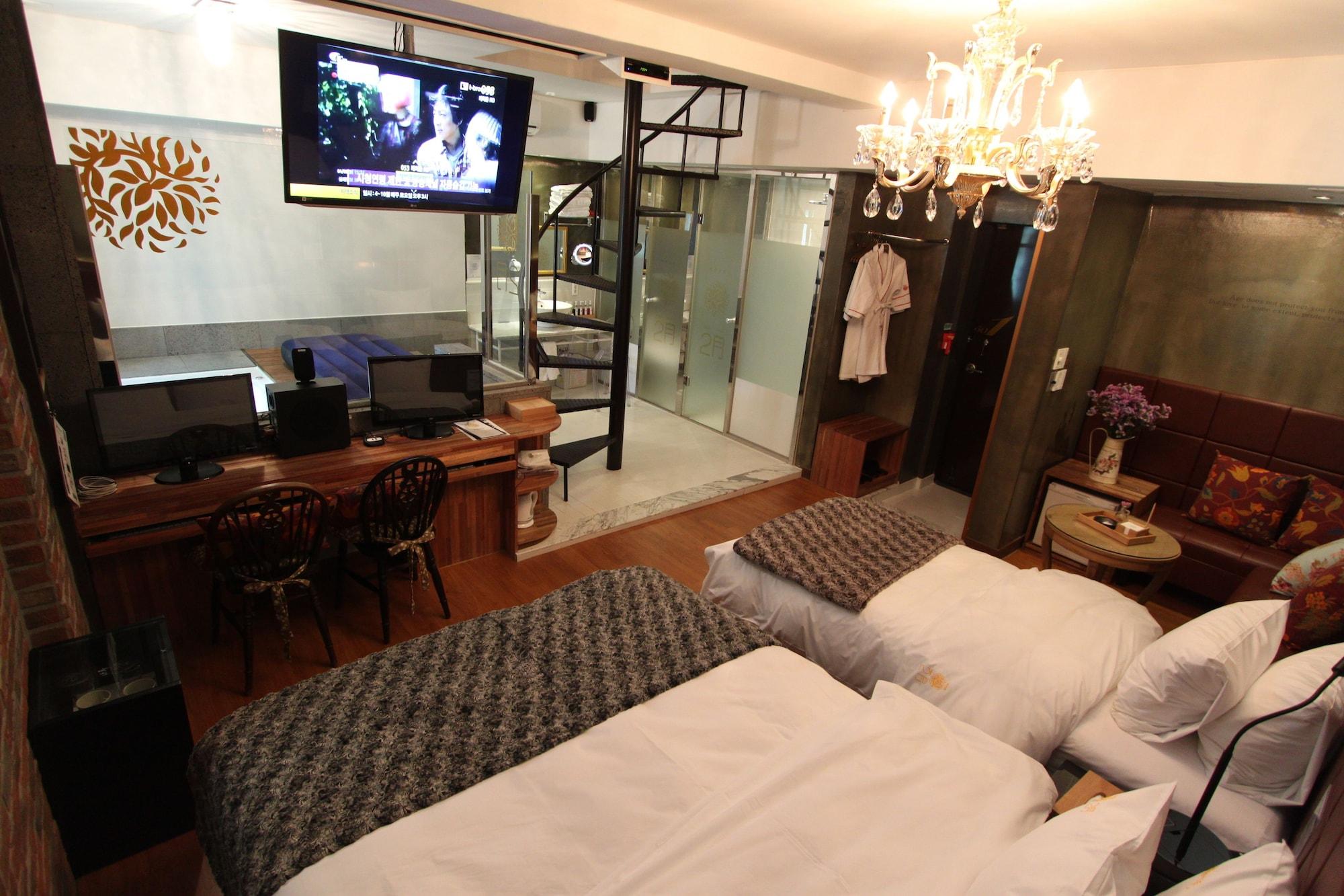 February Hotel Apsan Daegu Bagian luar foto