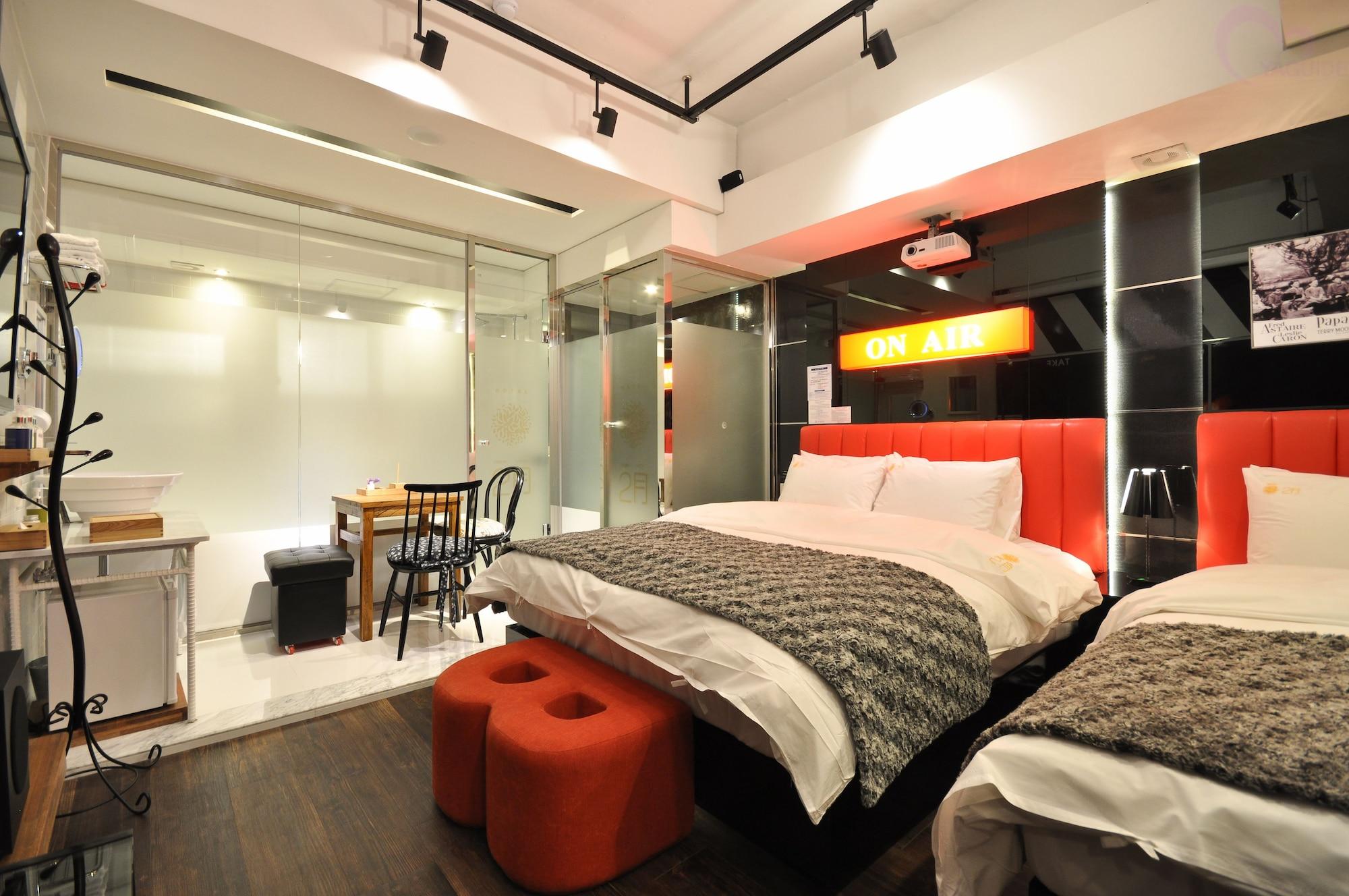 February Hotel Apsan Daegu Bagian luar foto