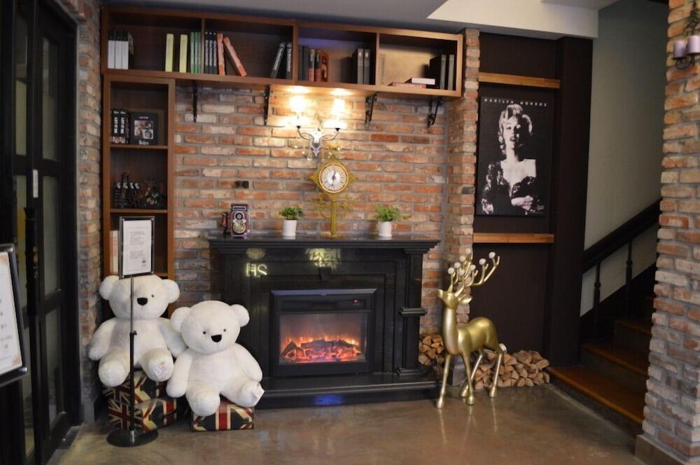 February Hotel Apsan Daegu Bagian luar foto