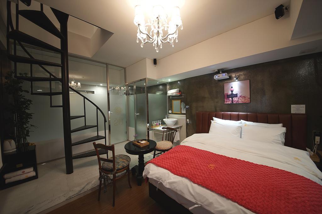 February Hotel Apsan Daegu Bagian luar foto