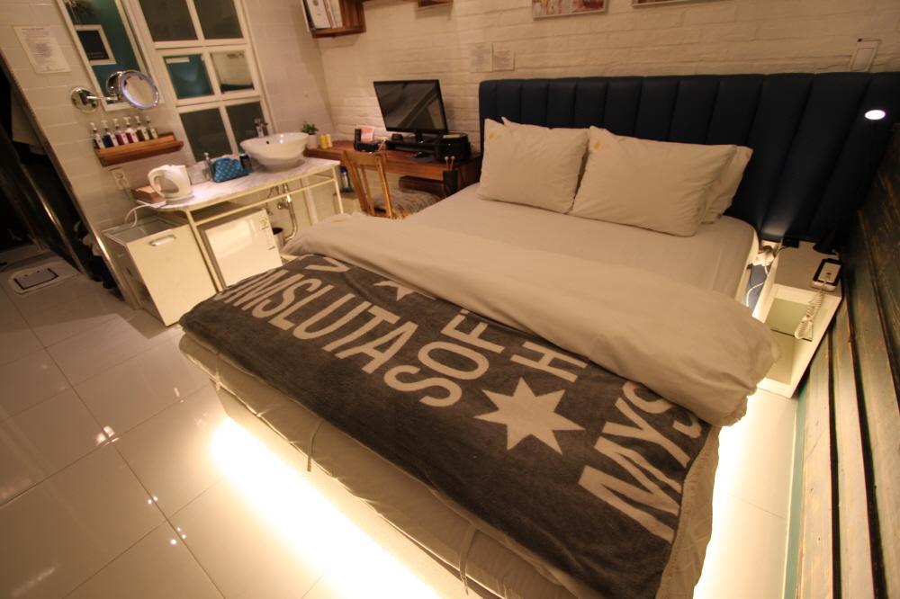 February Hotel Apsan Daegu Bagian luar foto